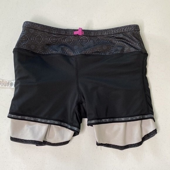 Athleta Swagger Tennis Skirt Skort Black with Blue Floral Print Tiered Ruffle - Picture 11 of 15